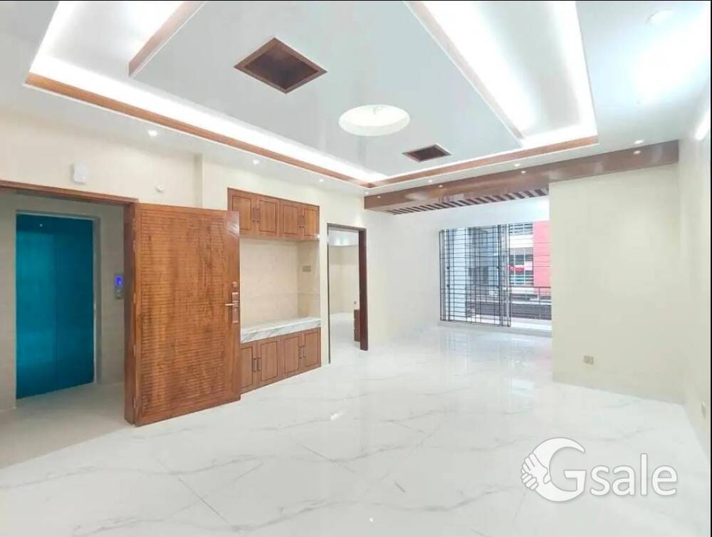 4Bhk Luxurious Flat 