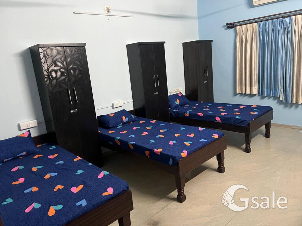 boys pg available in Vadodara 