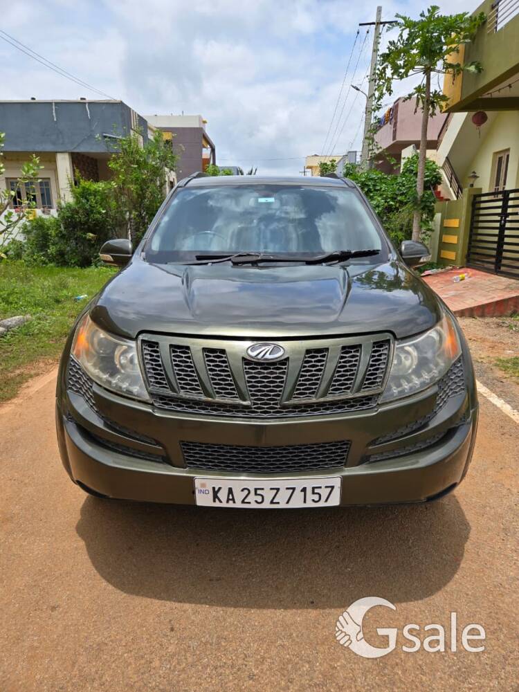 Mahindra XUV5OO W8