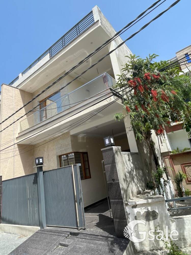 4bhk  Marlas 6 demand 85 lac nr Curo mall 1.50 km model town 4 km 