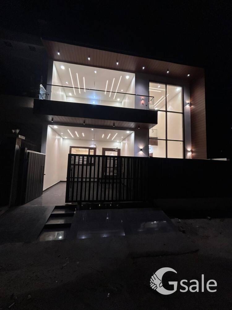 4bhk 10 marlas demand 1cr 60 lac nr model town 3 km nr Curo mall 66 ft road 