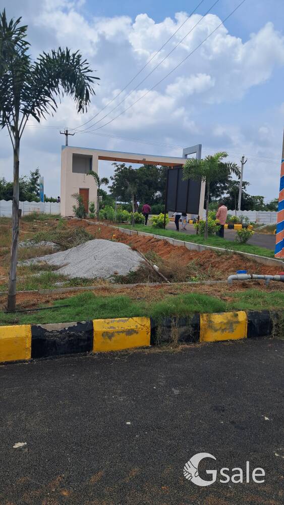 Comercial plots at Rainbow city