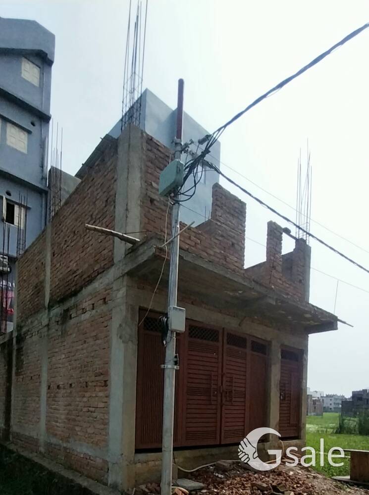 20/30=600 sq.ft 