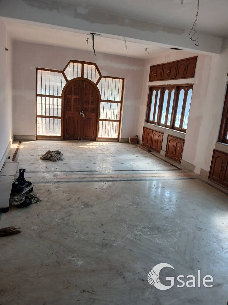 1600 Sqft Commercial Space for Rent in Chinarpark on road 