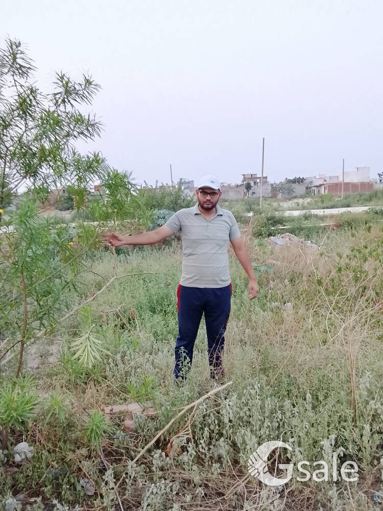 120 gaz plot for sale in Modinagar 