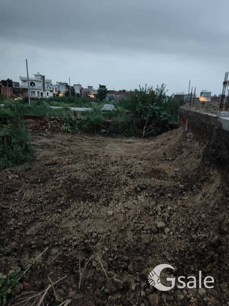 119 gaz plot On Road for sale in MODINAGAR 