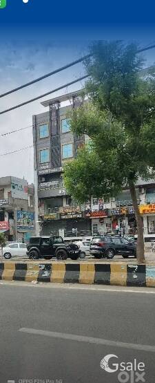 commercial floor 2nd for sale in 95lac model town. prime location 