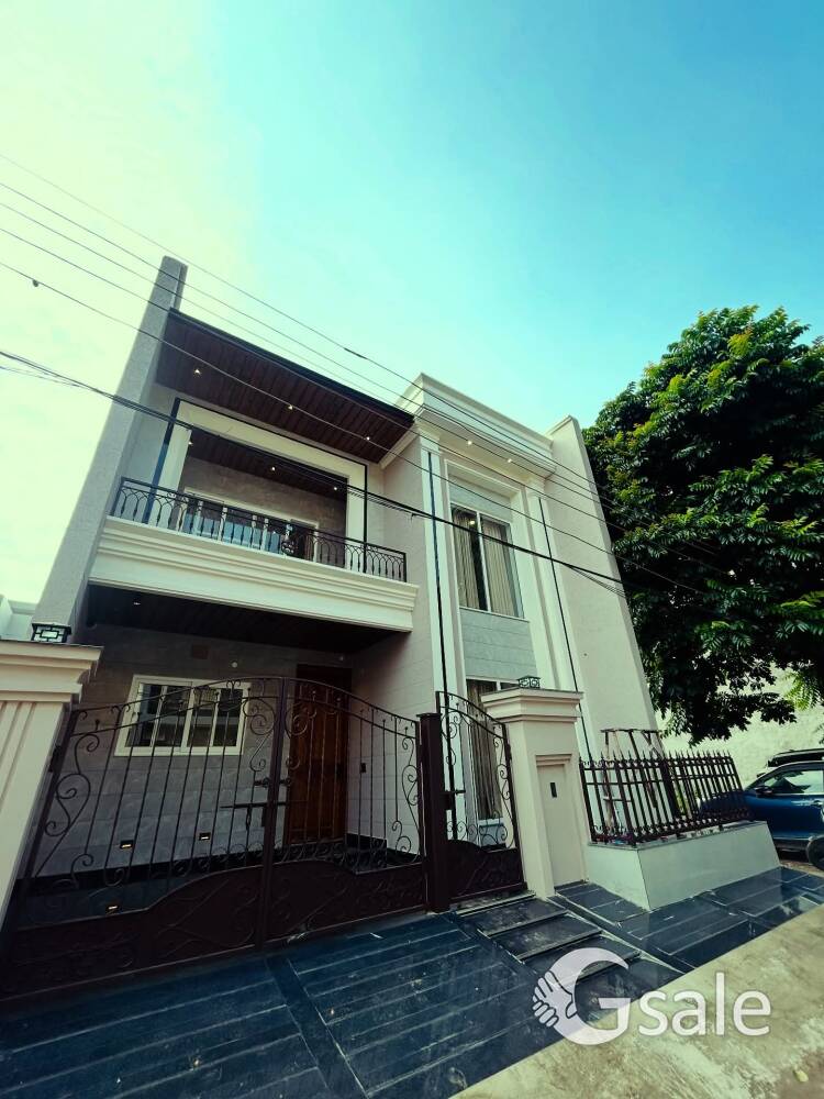 For sale 180 gaj 5bhk independent villa New sunny enclave sec 125