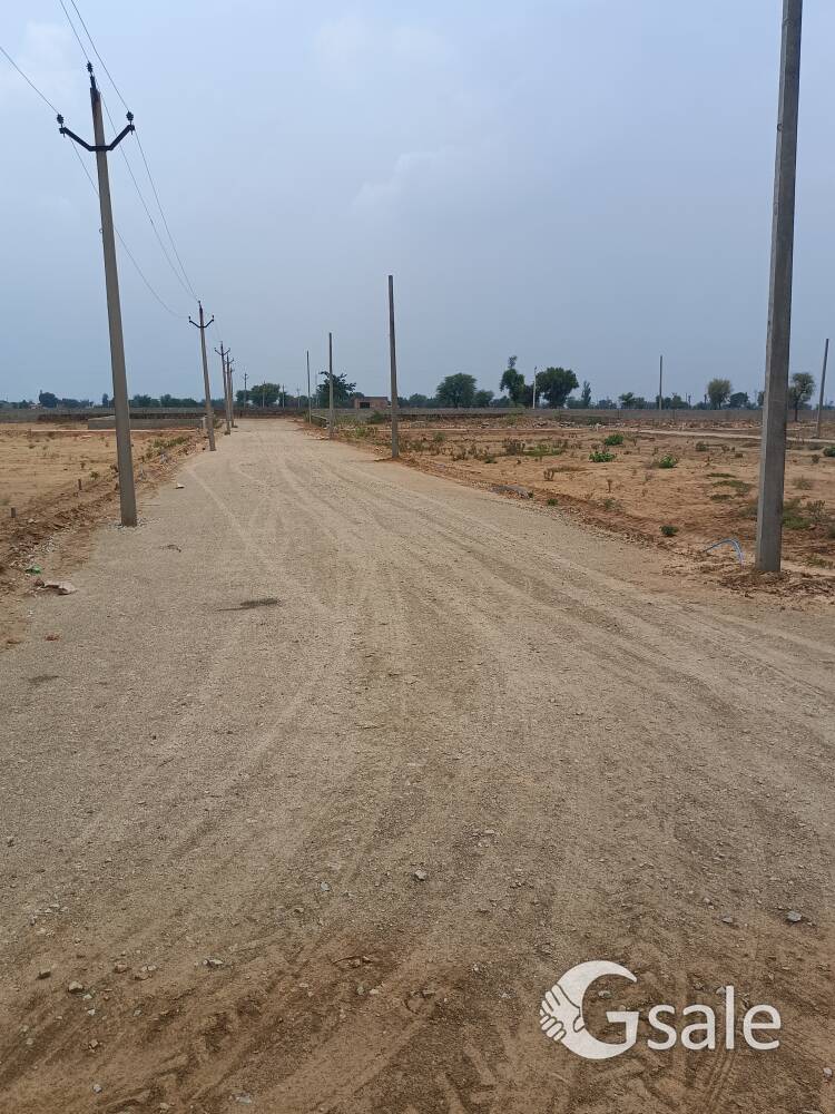urgent sale Jaipur prime location 100 square yard plot only 11 lakhs call 63776 72358