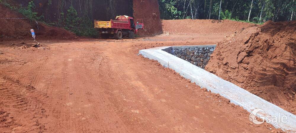 PLOT FOR SALE IN PUVATTPARAMP. KOZHIKODE 9946677128