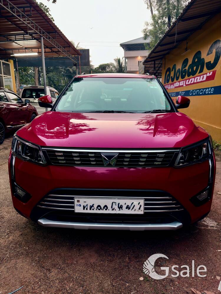 MAHINDRA XUV 3OO W8
