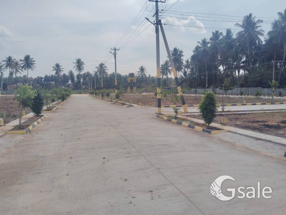 resident cell plot for sale in kanakpur town Main road different 300m only