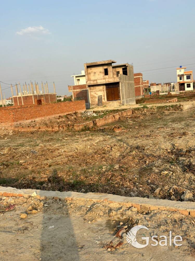 Indra nagar me plot le prime location par 