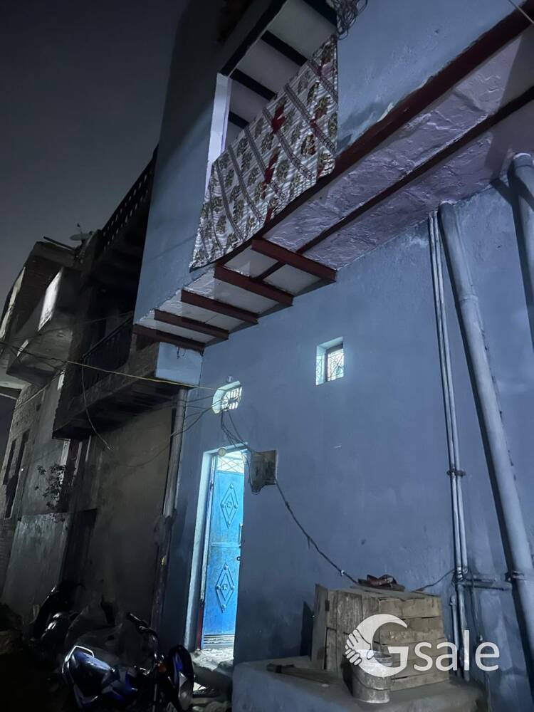 150का मकान 85 लाख का 6कमरे बने हुए लेट्रिंग बाथरूम किचन बालकनी 