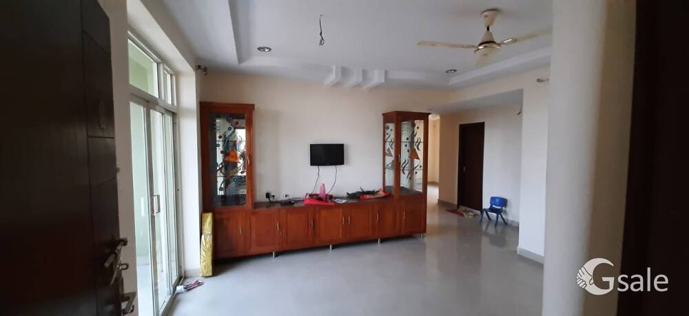 houses and apartments sale