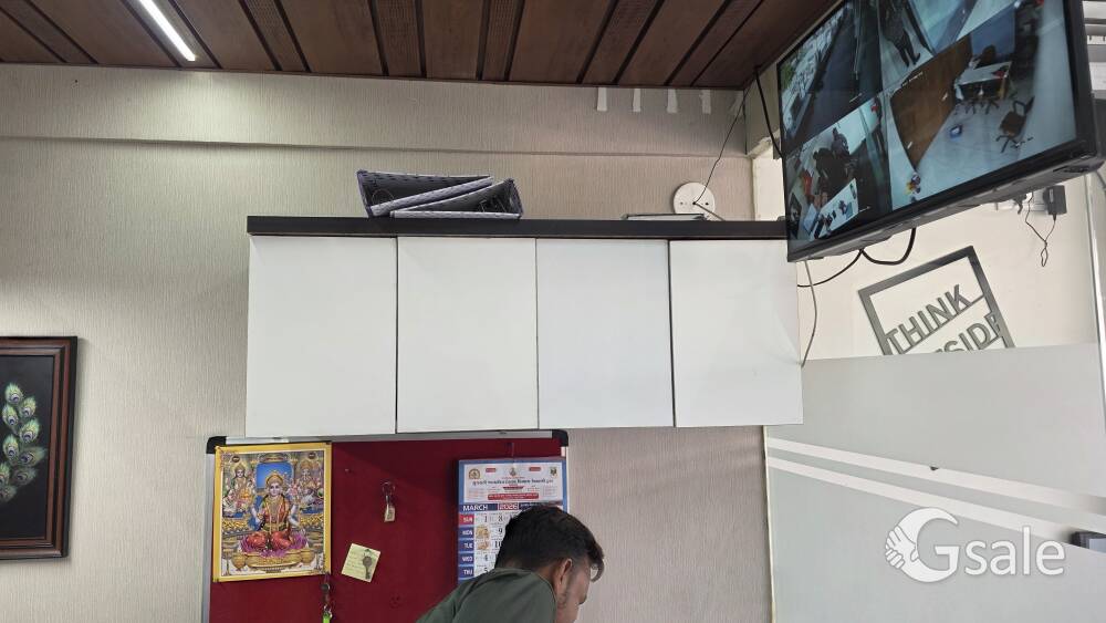 wall-mounted storage cabinet (white cupboards) 