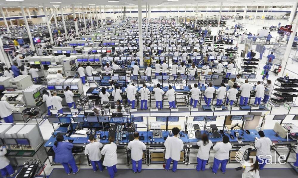 warehouse Shopping mall boys and girls 