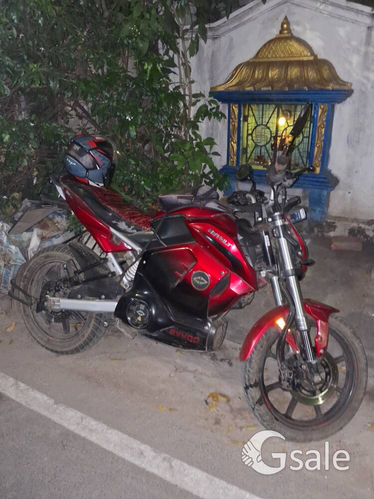 REVOLT RV400 Very Good Condition 