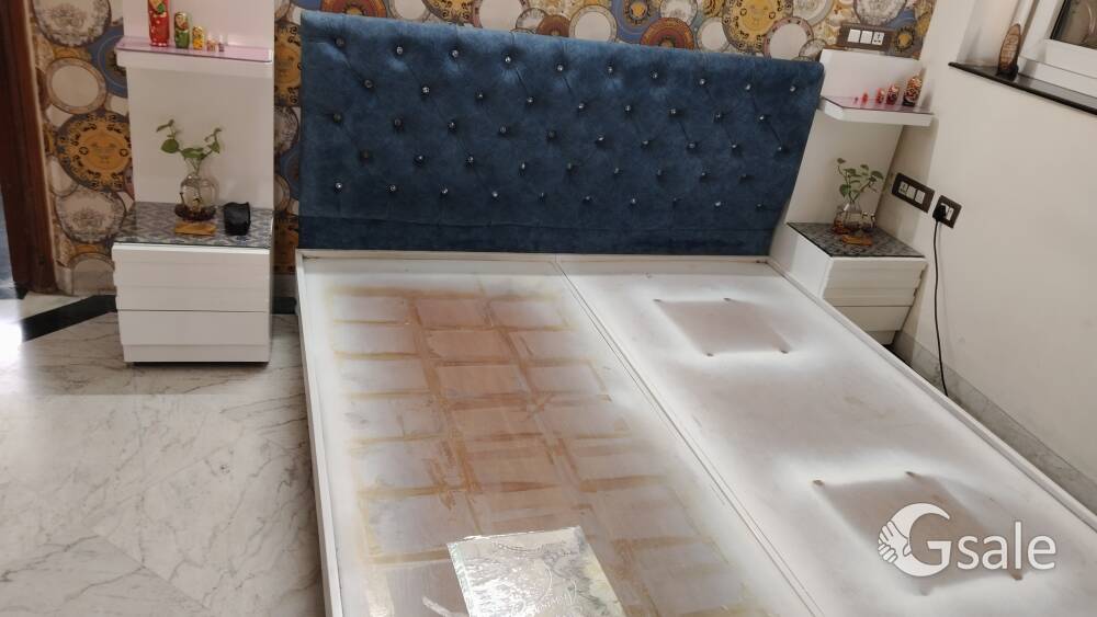 Selling Low hight bed without mattress and storage box 