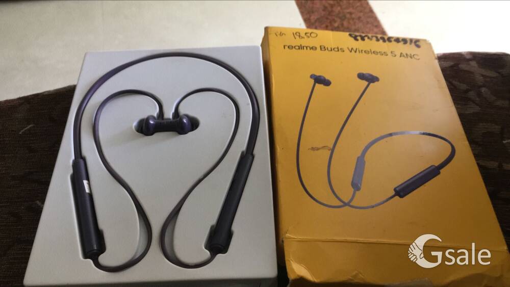 real me 5 anc neckband 850 rs cal 9725092965