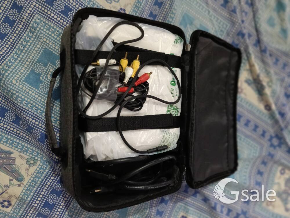 projector with screen