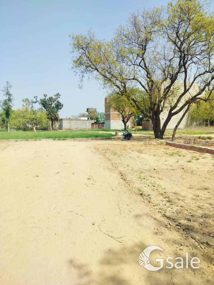 ekana stadium se 3km Sultanpur road HCL ke pas plot ready to move 