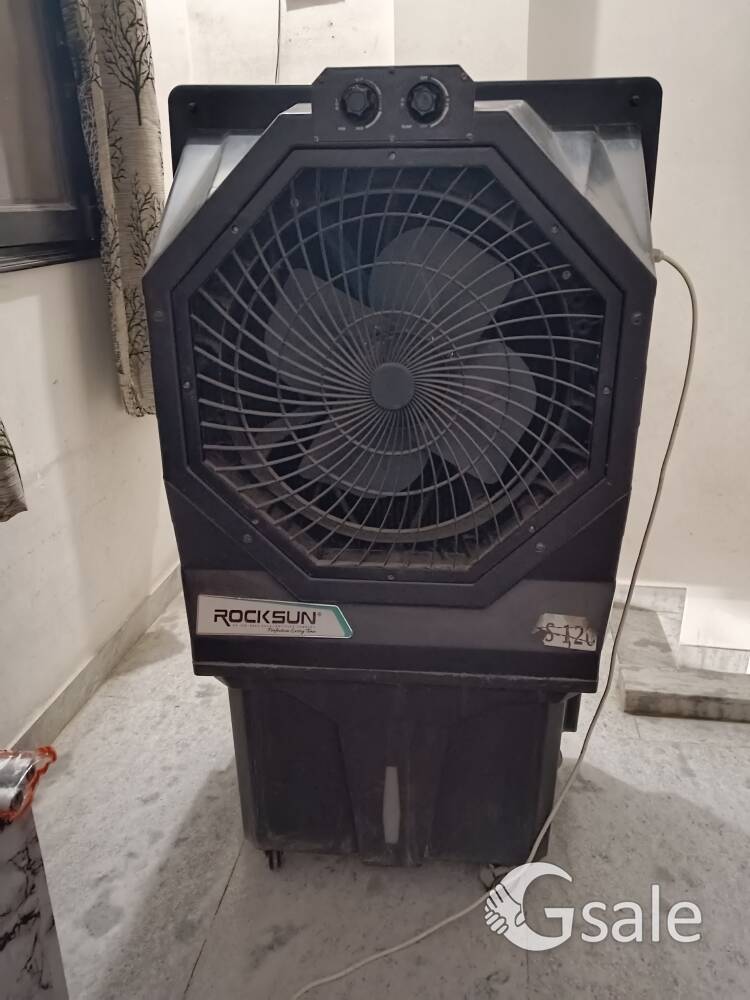 My 9540010103 Brand Name is Rocksun and very hard quality of plastic it's a very good condition 