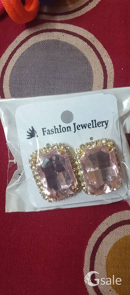 Earrings sell