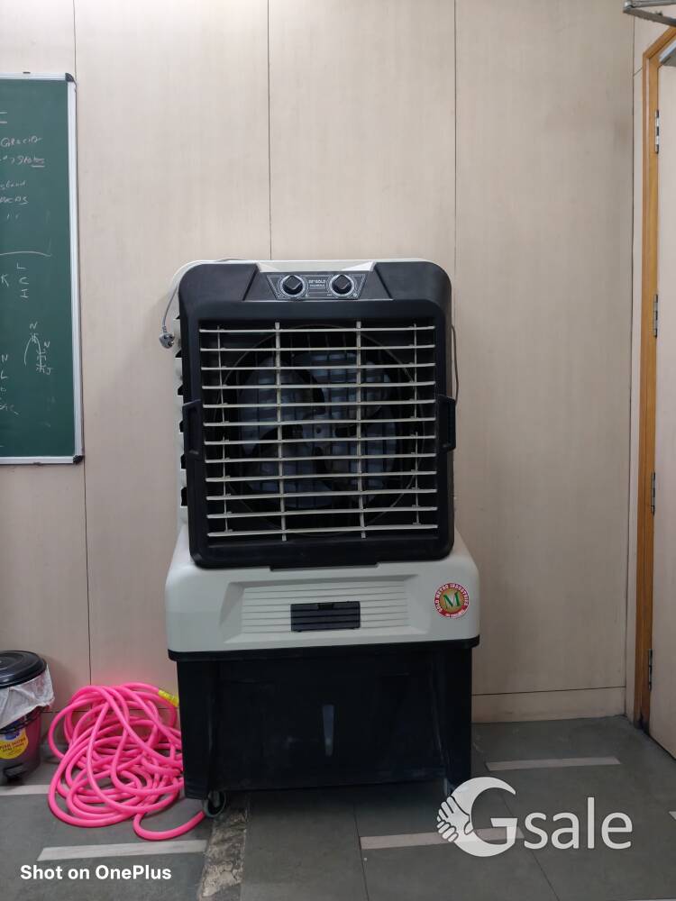 New commercial cooler within warranty 