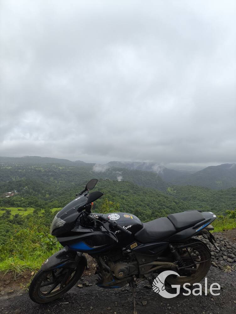 Bajaj pulser 220f