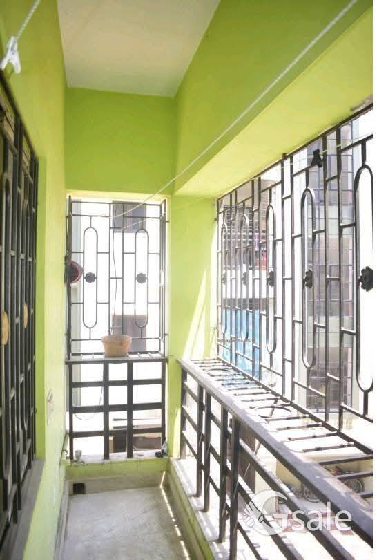 To Let 2 bhk flat just beside dumdum station 