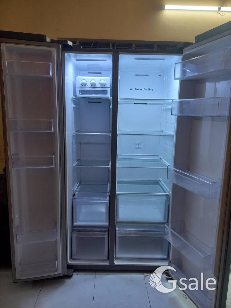 Samsung 700 liters side by side