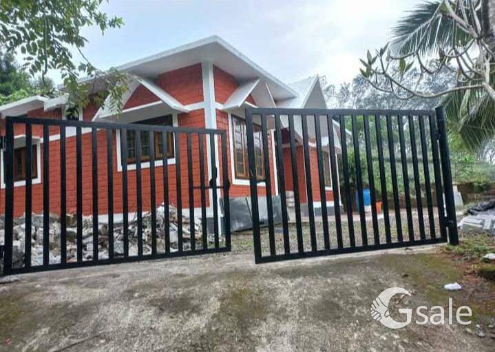 1100 sqair feet house with 10 cent land