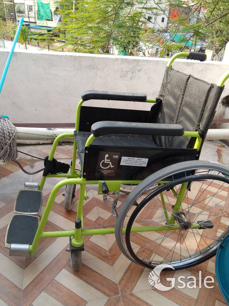wheel chair New 