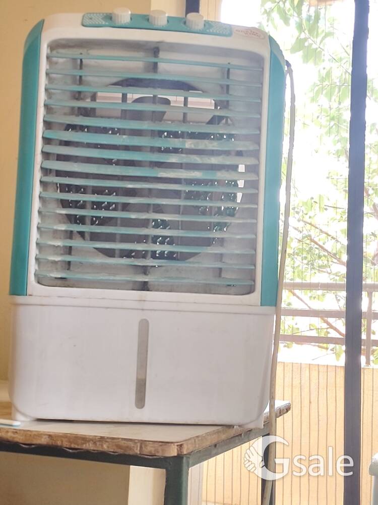 Great king cooler having 20l water capacity with green and white colour 