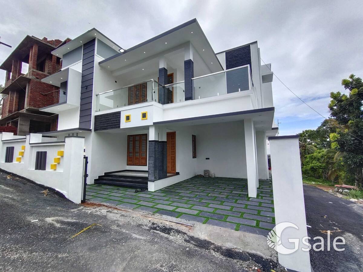 Brand New House For Sale In kazhakoottam Near Greenfield Stadium 
4.350 Cents 
2250 Sqft
4 Bhk 

