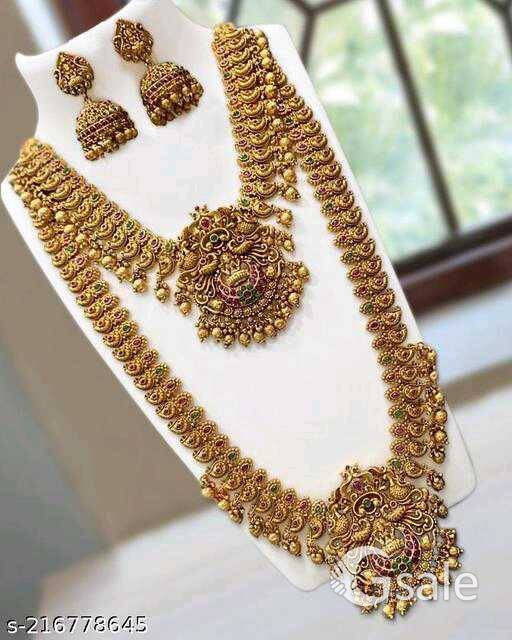 *Shimmering Chic Jewellery Sets*