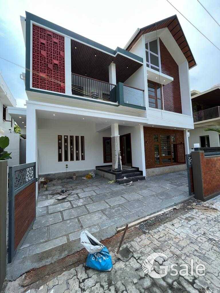 luxury house near kakkanaad